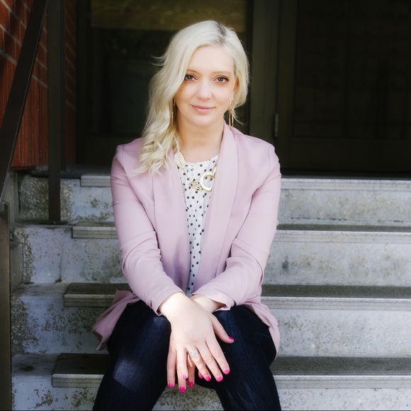 Meet your Posher, Stephanie - Picture 4 of 6